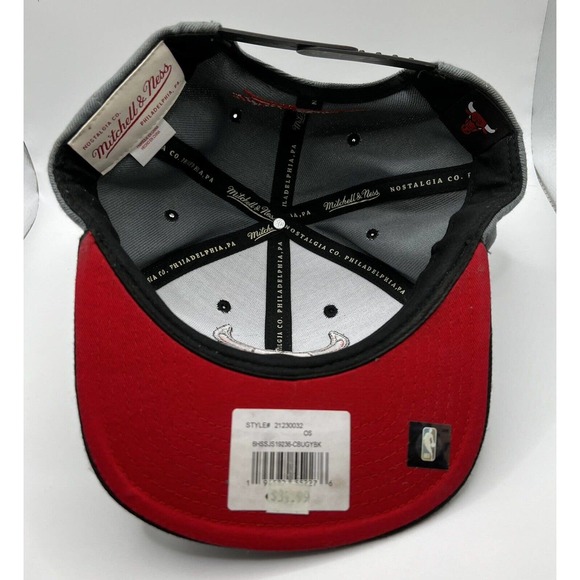 Mitchell and Ness Nostalgia Co. Snapback NBA Chicago Bulls Style #21230032 - Picture 4 of 8